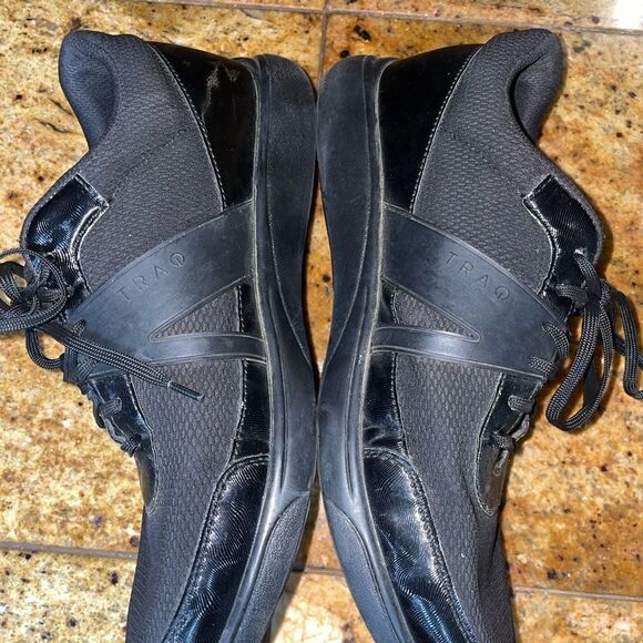 Traq By Alegria Qarma On Point
Black Lace-up Sneaker Shoes sz 8.5 - Picture 3 of 10